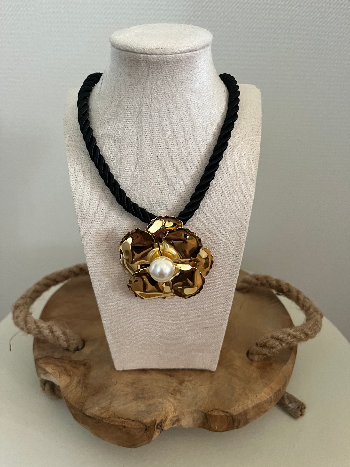 Collier fleurs