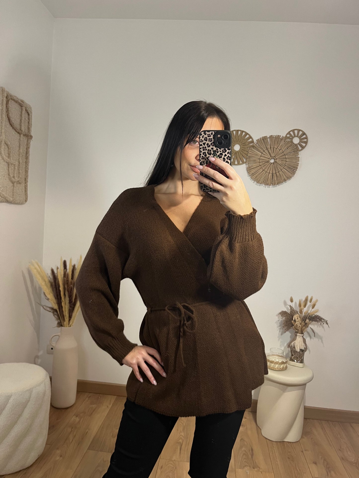 Pull cache cœur marron